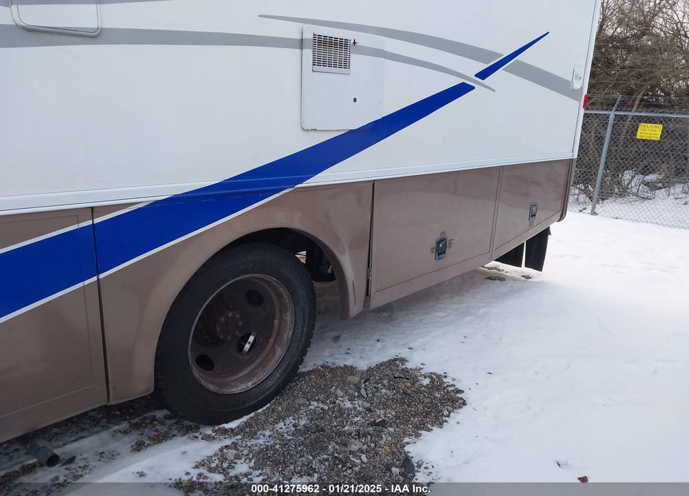 2003 WORKHORSE CUSTOM CHASSIS MOTORHOME CHASSIS P3500 VIN: 5B4LP57G923350131