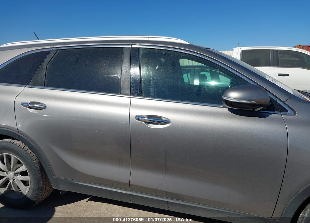 2016 KIA SORENTO 3.3L LX VIN: 5XYPG4A52GG157304