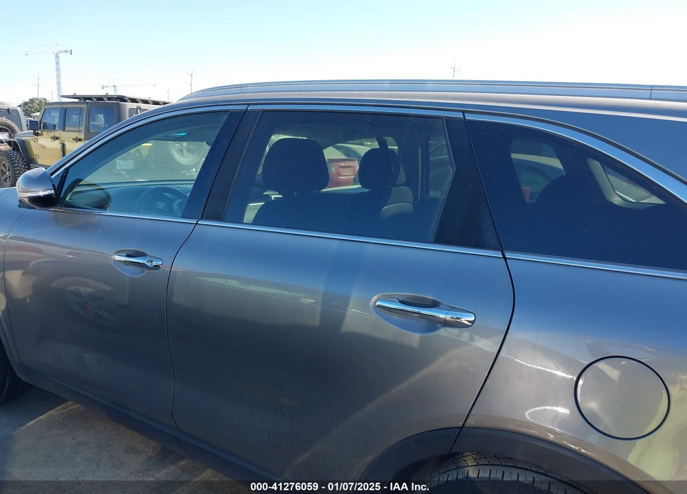 2016 KIA SORENTO 3.3L LX VIN: 5XYPG4A52GG157304