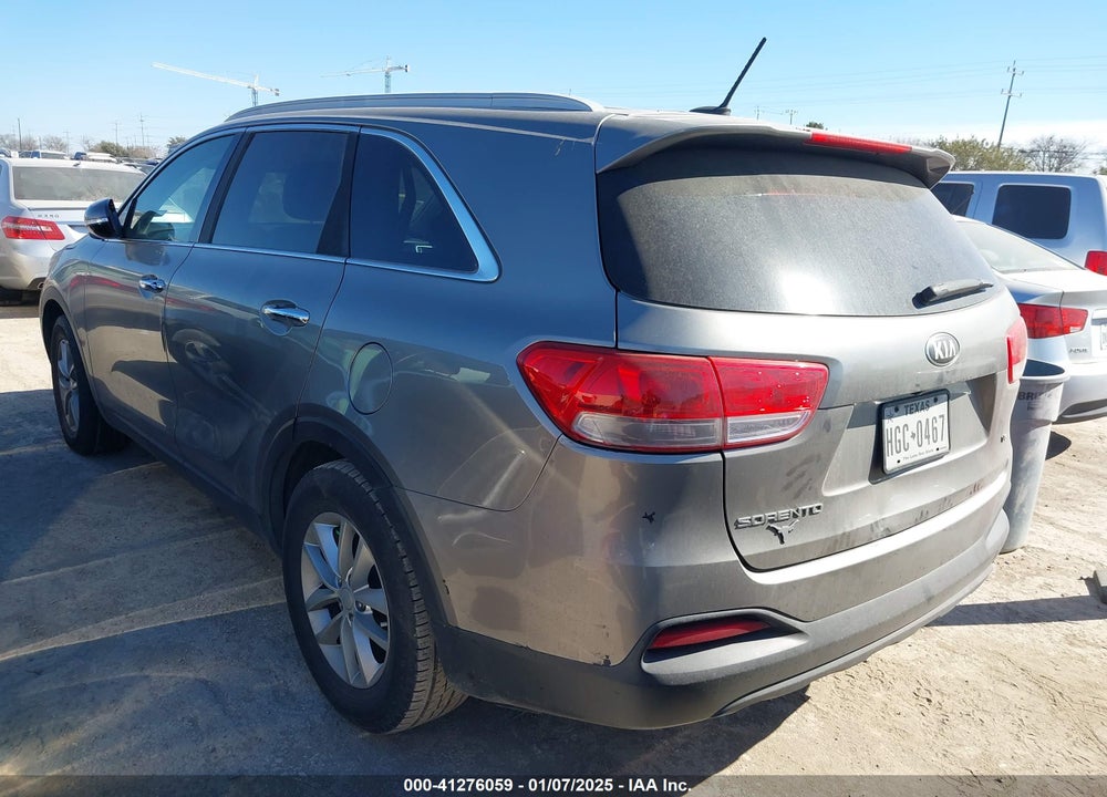2016 KIA SORENTO 3.3L LX VIN: 5XYPG4A52GG157304