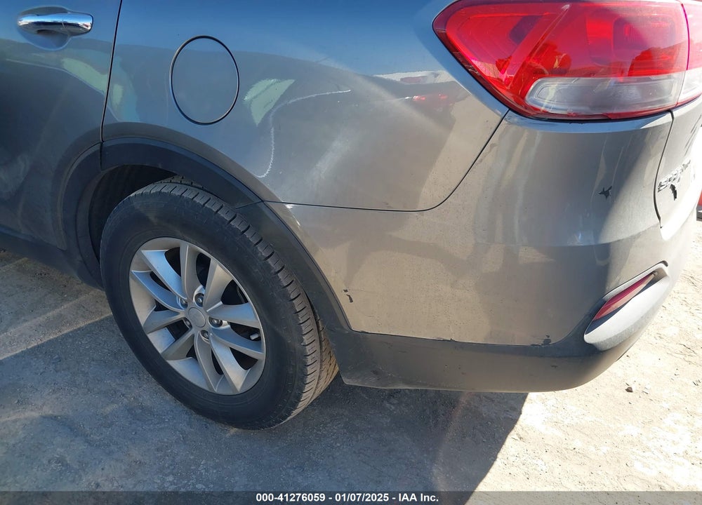 2016 KIA SORENTO 3.3L LX VIN: 5XYPG4A52GG157304