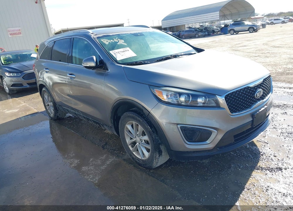 2016 KIA SORENTO 3.3L LX VIN: 5XYPG4A52GG157304