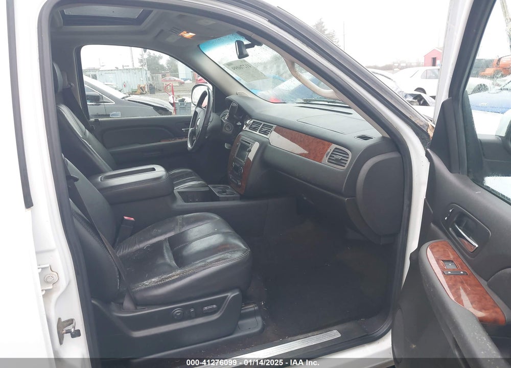 2008 CHEVROLET TAHOE LT VIN: 1GNFK13068R100382