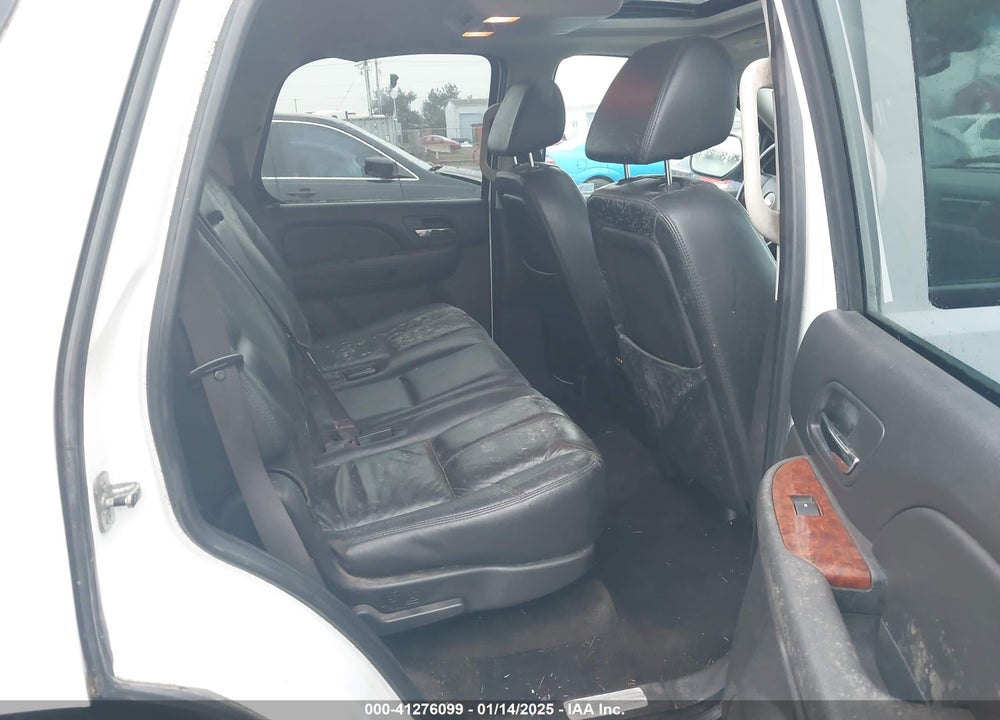 2008 CHEVROLET TAHOE LT VIN: 1GNFK13068R100382