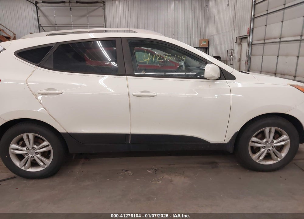 2010 HYUNDAI TUCSON GLS VIN: KM8JUCAC2AU056739