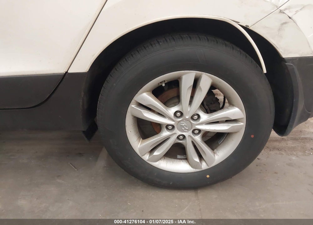 2010 HYUNDAI TUCSON GLS VIN: KM8JUCAC2AU056739