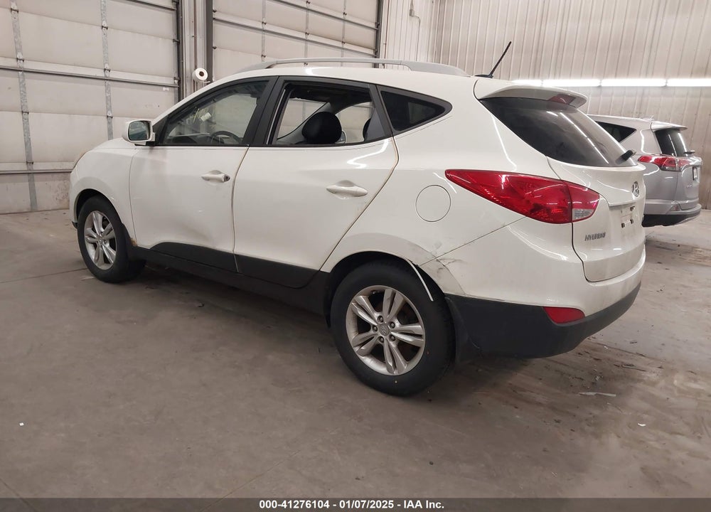 2010 HYUNDAI TUCSON GLS VIN: KM8JUCAC2AU056739