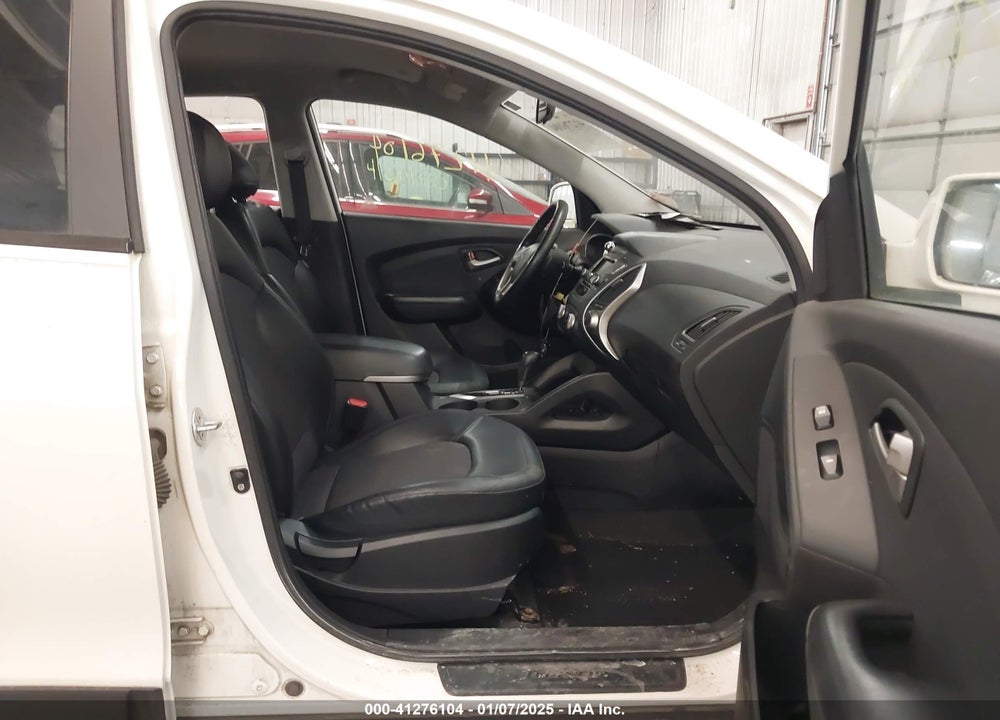 2010 HYUNDAI TUCSON GLS VIN: KM8JUCAC2AU056739