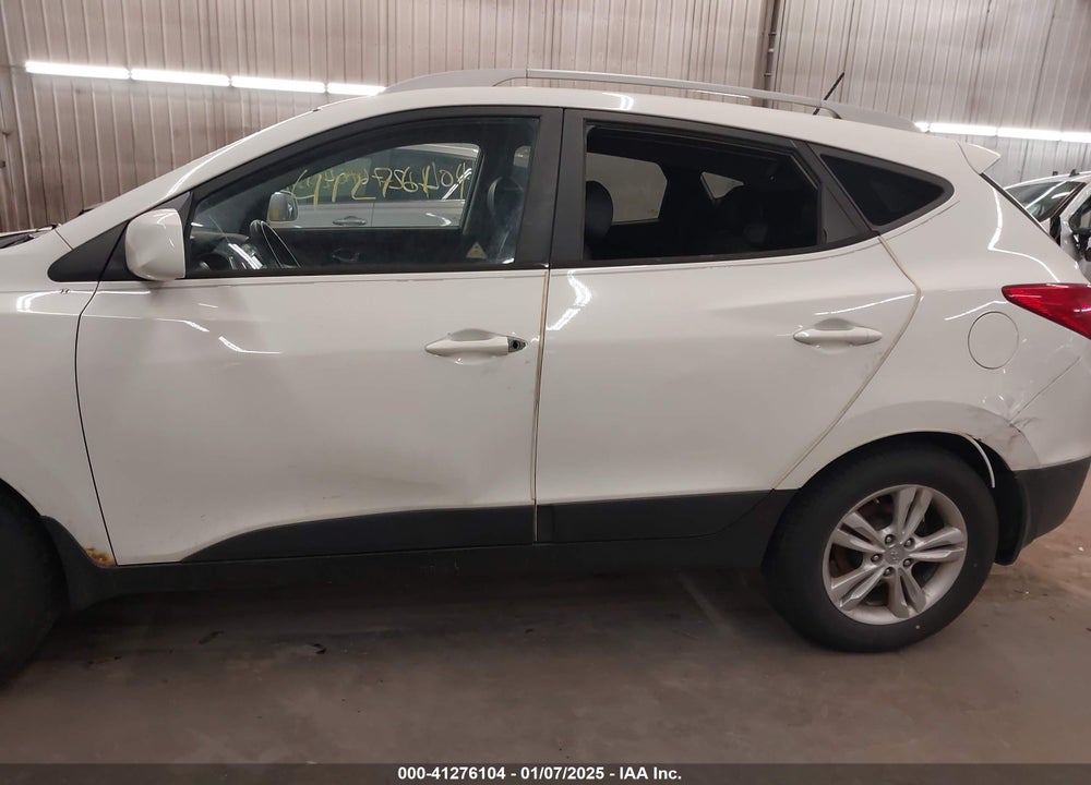2010 HYUNDAI TUCSON GLS VIN: KM8JUCAC2AU056739