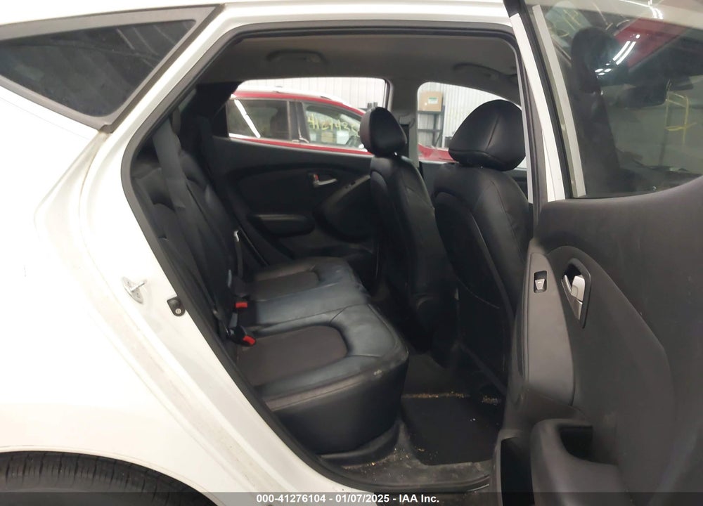 2010 HYUNDAI TUCSON GLS VIN: KM8JUCAC2AU056739