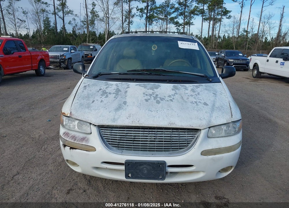 2000 CHRYSLER TOWN & COUNTRY LX VIN: 1C4GP44G7YB670377