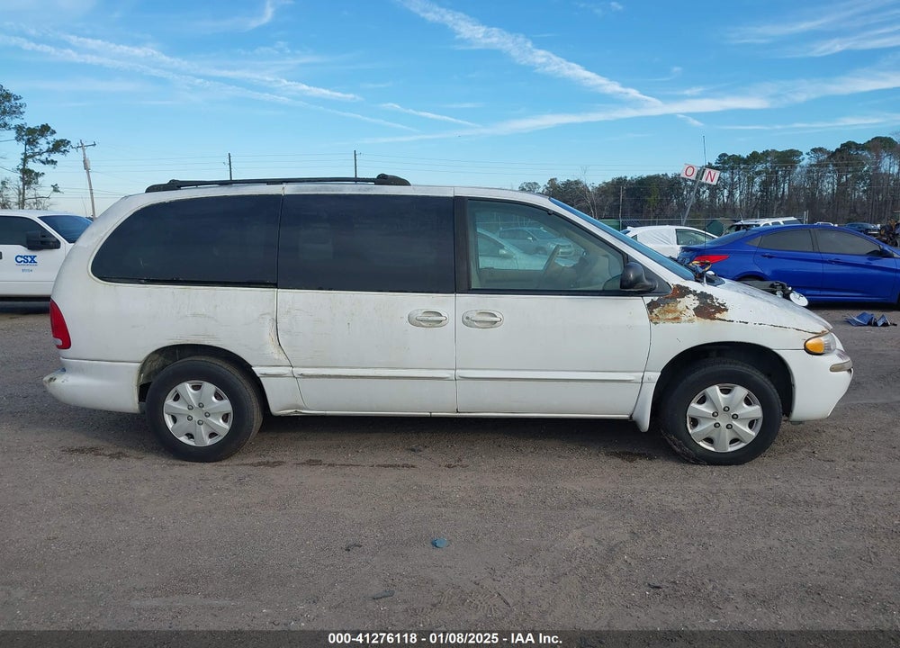 2000 CHRYSLER TOWN & COUNTRY LX VIN: 1C4GP44G7YB670377