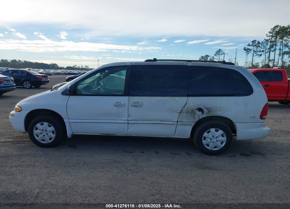 2000 CHRYSLER TOWN & COUNTRY LX VIN: 1C4GP44G7YB670377