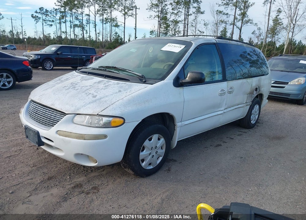 2000 CHRYSLER TOWN & COUNTRY LX VIN: 1C4GP44G7YB670377
