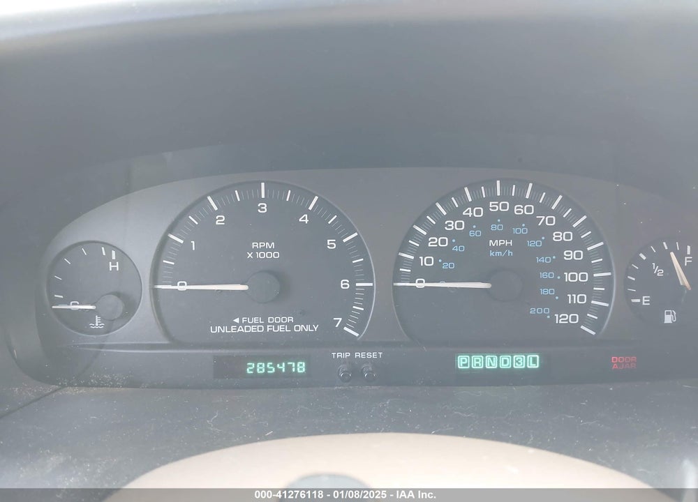 2000 CHRYSLER TOWN & COUNTRY LX VIN: 1C4GP44G7YB670377