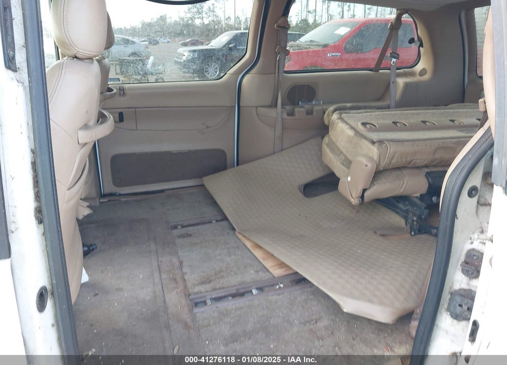 2000 CHRYSLER TOWN & COUNTRY LX VIN: 1C4GP44G7YB670377