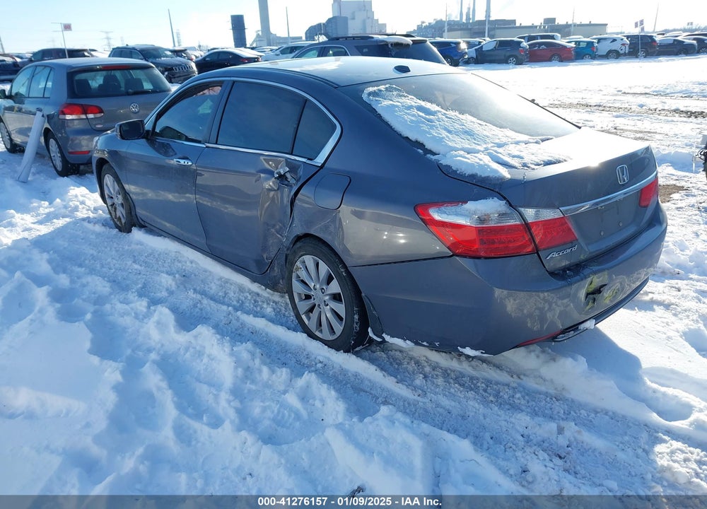2015 HONDA ACCORD VIN: 1HGCR2F83FA043022