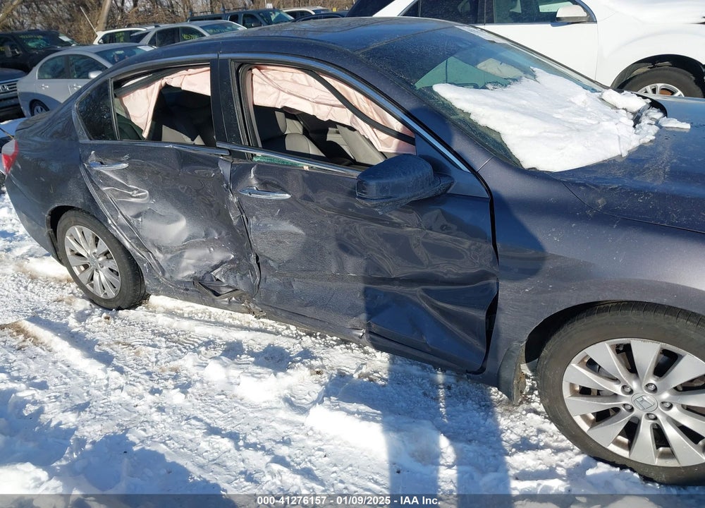 2015 HONDA ACCORD VIN: 1HGCR2F83FA043022