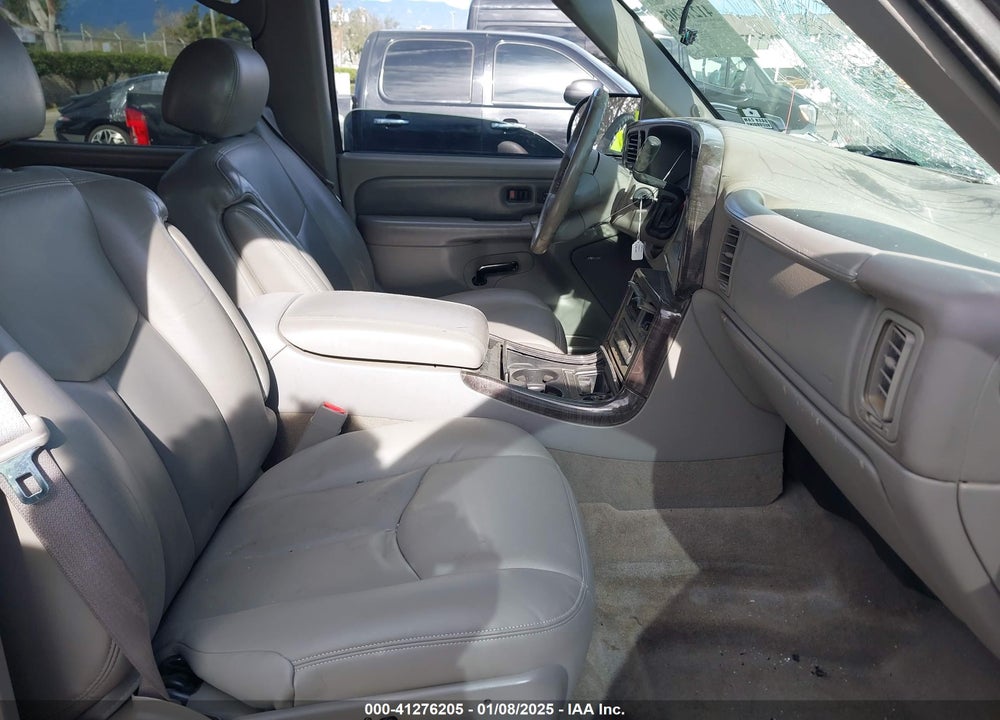 2005 GMC YUKON XL 1500 DENALI VIN: 1GKFK66U55J189803