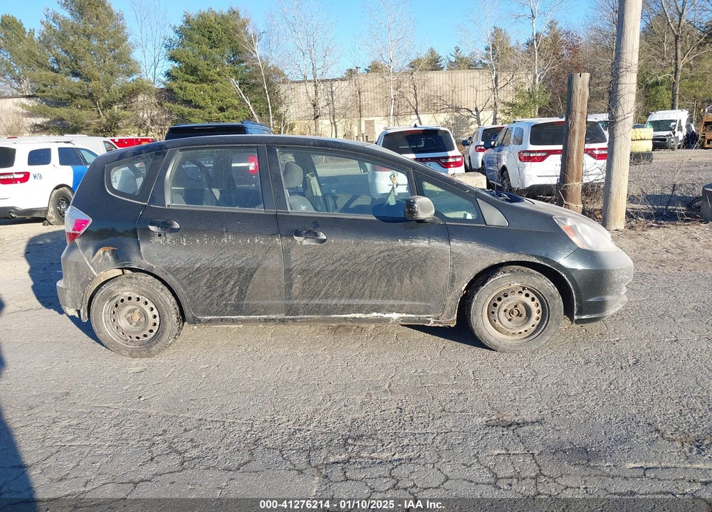 2013 HONDA FIT VIN: JHMGE8H33DC015219