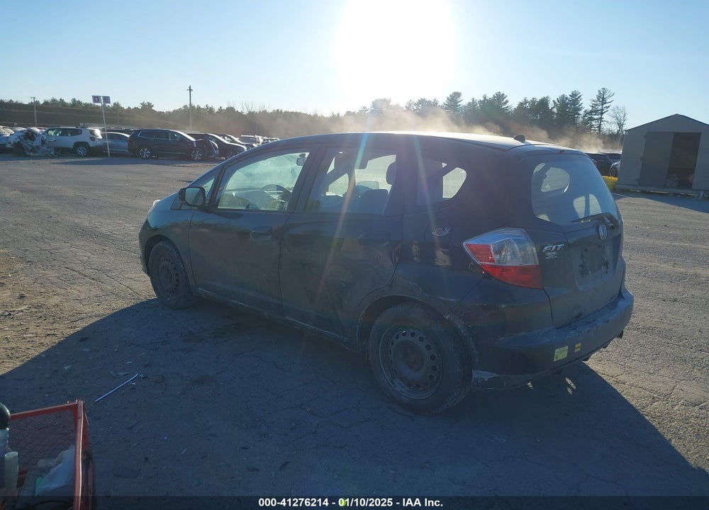 2013 HONDA FIT VIN: JHMGE8H33DC015219