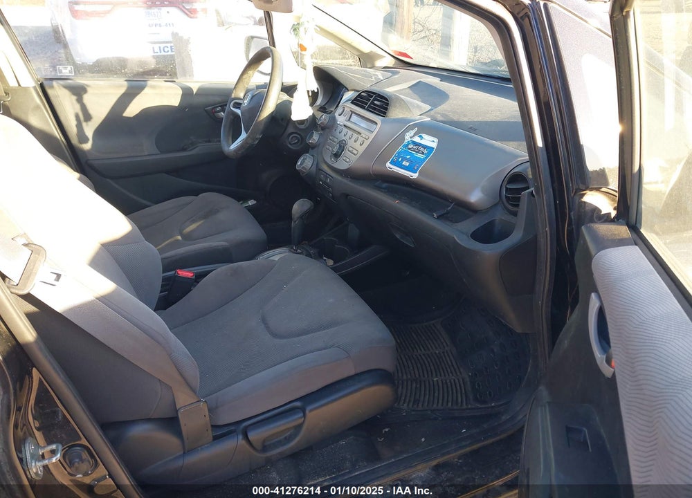 2013 HONDA FIT VIN: JHMGE8H33DC015219