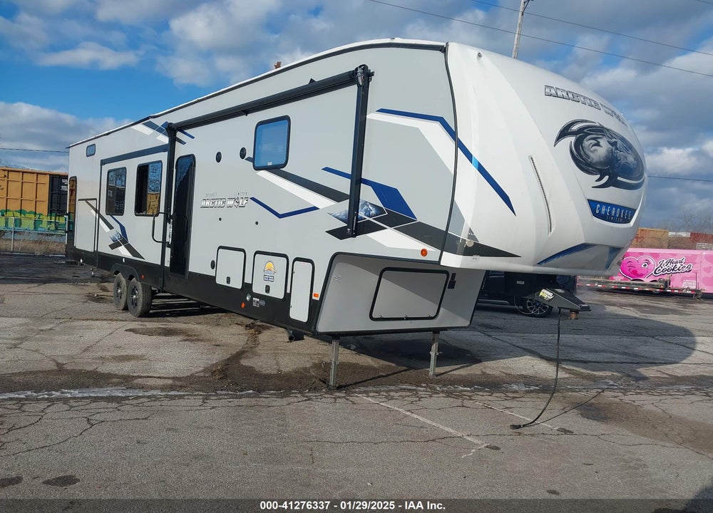 2023 CHEROKEE ARTCTIC WOLF VIN: 5ZT3CK3B6P0715807