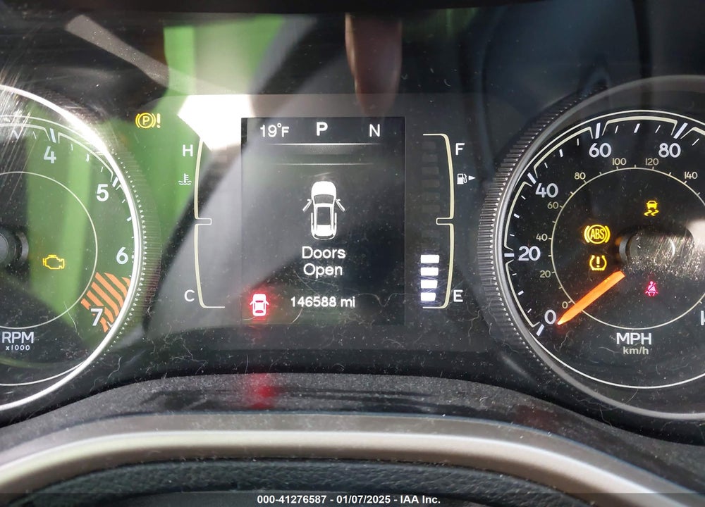 2015 JEEP CHEROKEE VIN: 1C4PJMCB4FW744030