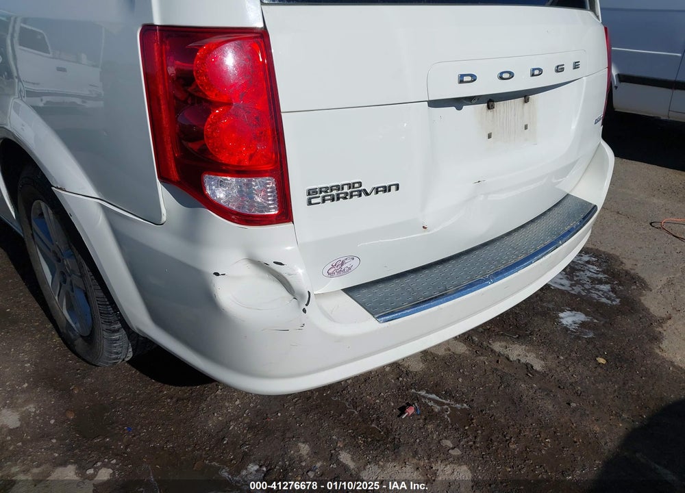 2011 DODGE GRAND CARAVAN CREW VIN: 2D4RN5DG7BR663218
