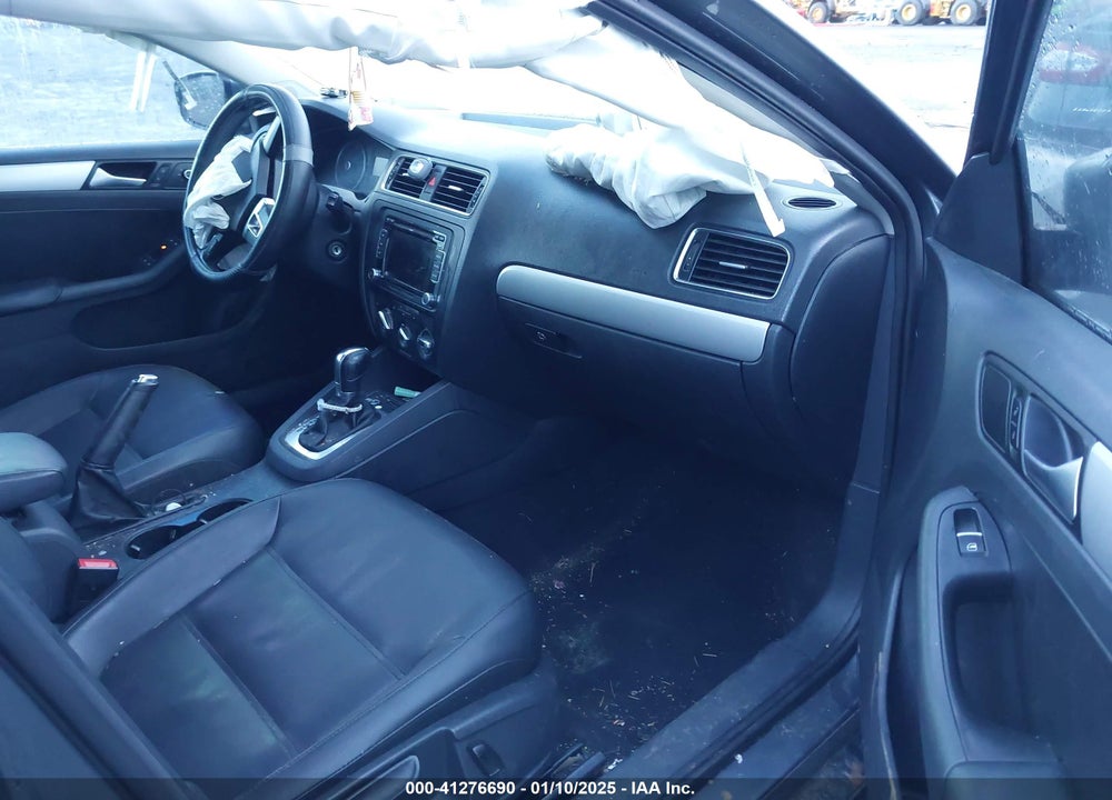2014 VOLKSWAGEN JETTA 1.8T SE VIN: 3VWD17AJ9EM350372