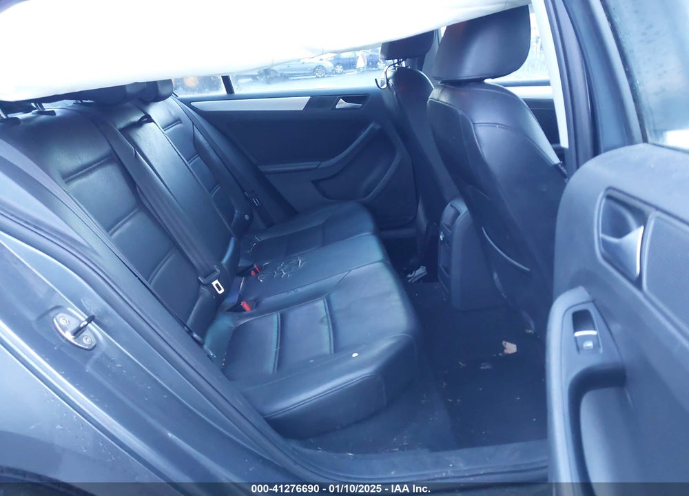 2014 VOLKSWAGEN JETTA 1.8T SE VIN: 3VWD17AJ9EM350372