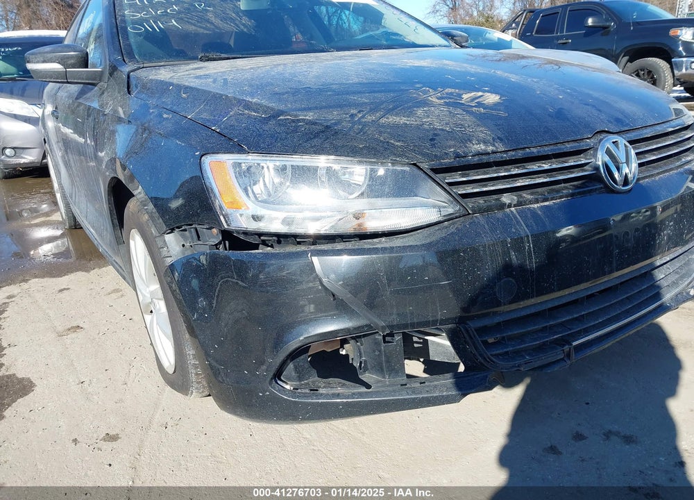 2011 VOLKSWAGEN JETTA VIN: 3VWDZ7AJXBM377066