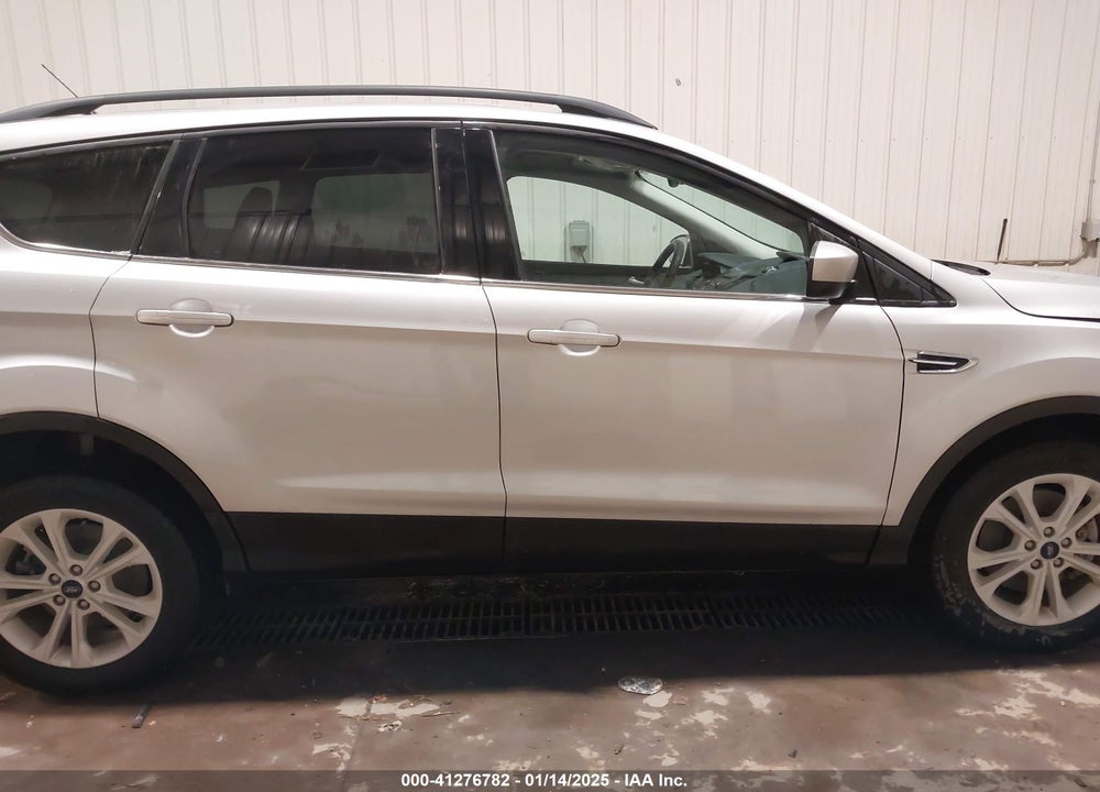 2018 FORD ESCAPE SE VIN: 1FMCU9GD5JUB43952