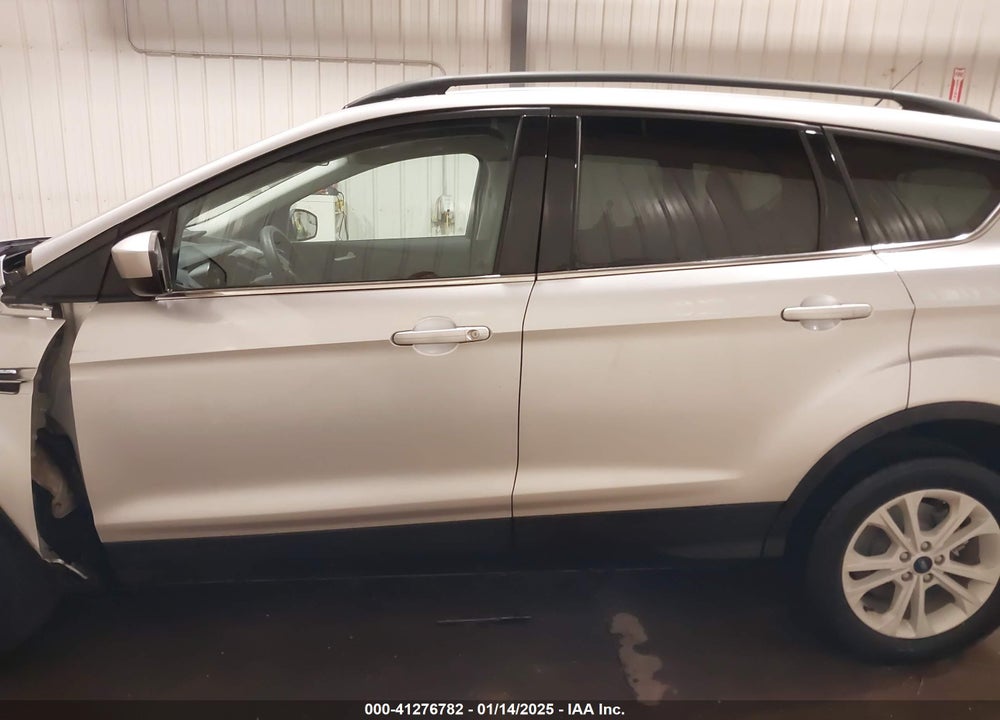 2018 FORD ESCAPE SE VIN: 1FMCU9GD5JUB43952