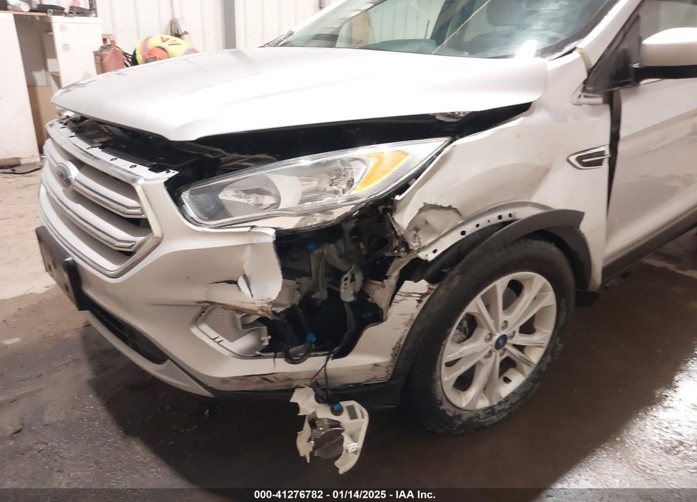 2018 FORD ESCAPE SE VIN: 1FMCU9GD5JUB43952