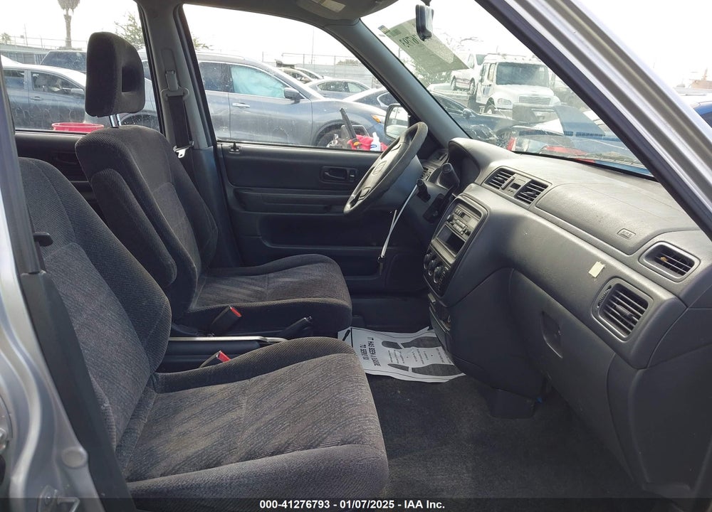 2000 HONDA CR-V LX VIN: JHLRD1845YC060054