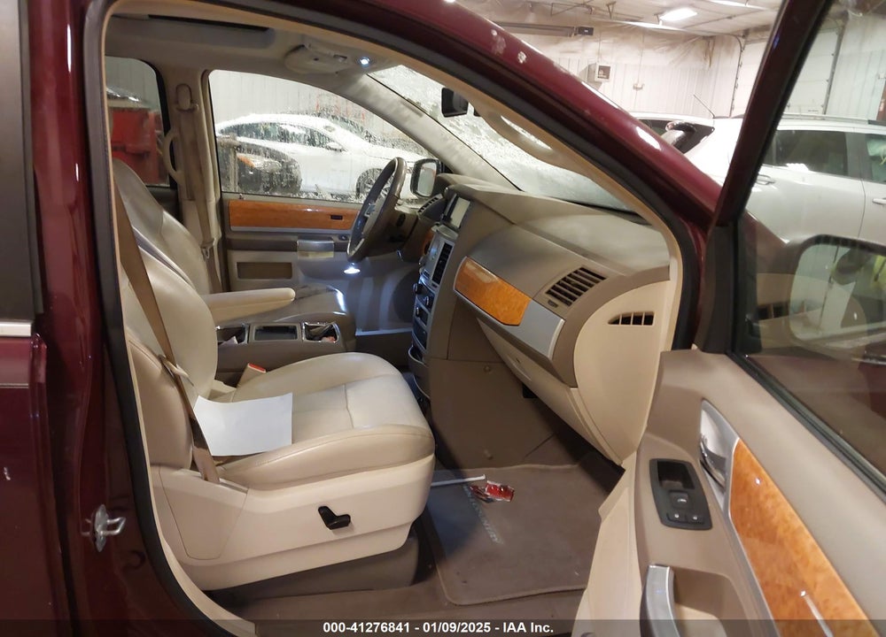 2009 CHRYSLER TOWN & COUNTRY LIMITED VIN: 2A8HR64X89R542770