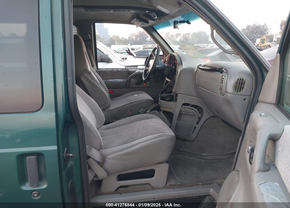 2002 GMC SAFARI SLE VIN: 1GKDM19X62B516080