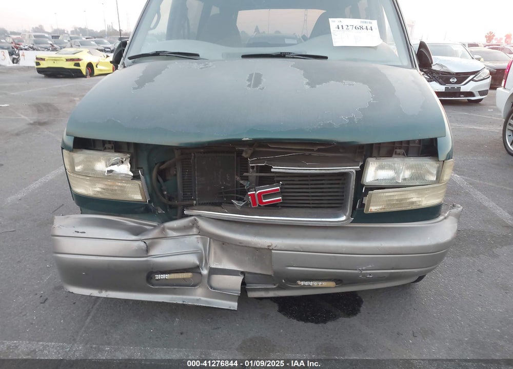 2002 GMC SAFARI SLE VIN: 1GKDM19X62B516080