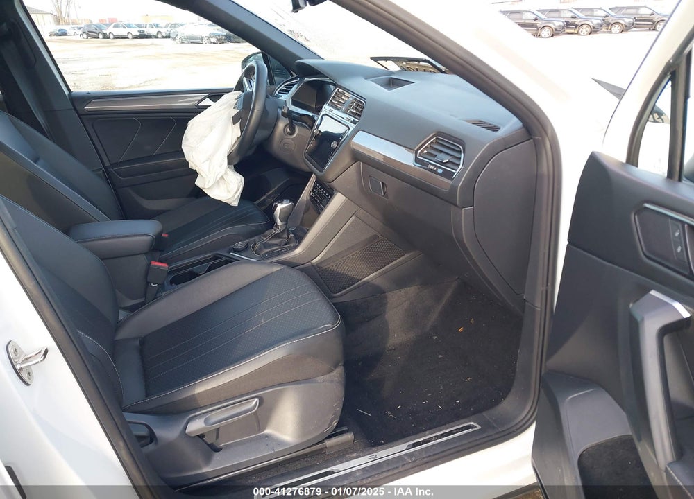 2023 VOLKSWAGEN TIGUAN VIN: 3VV8B7AX9PM086225