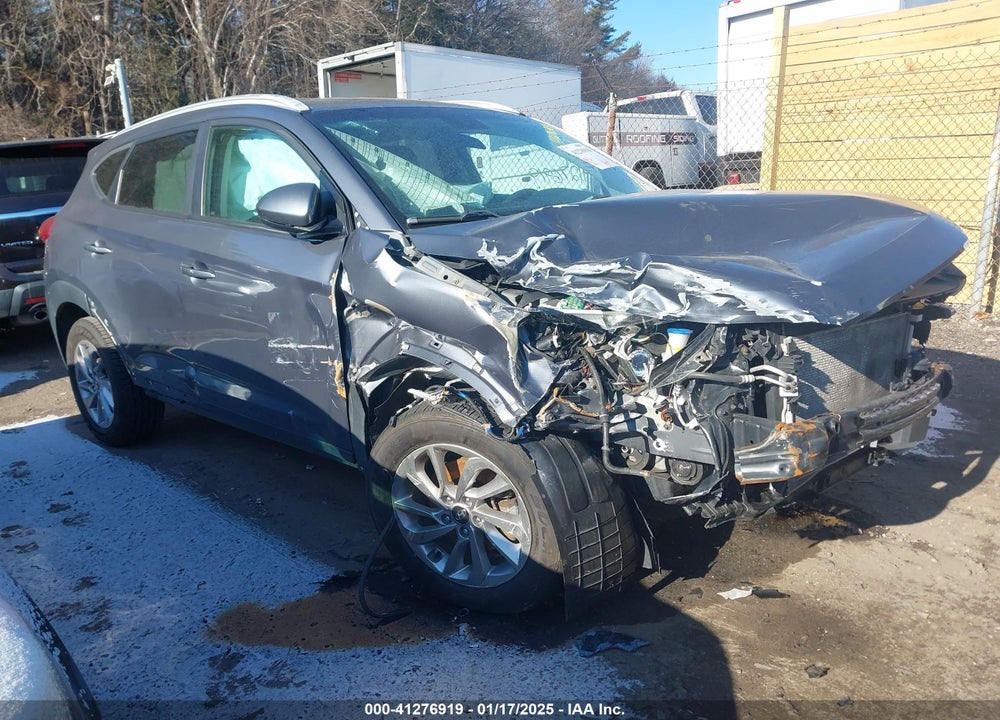 2017 HYUNDAI TUCSON SE VIN: KM8J3CA40HU455526