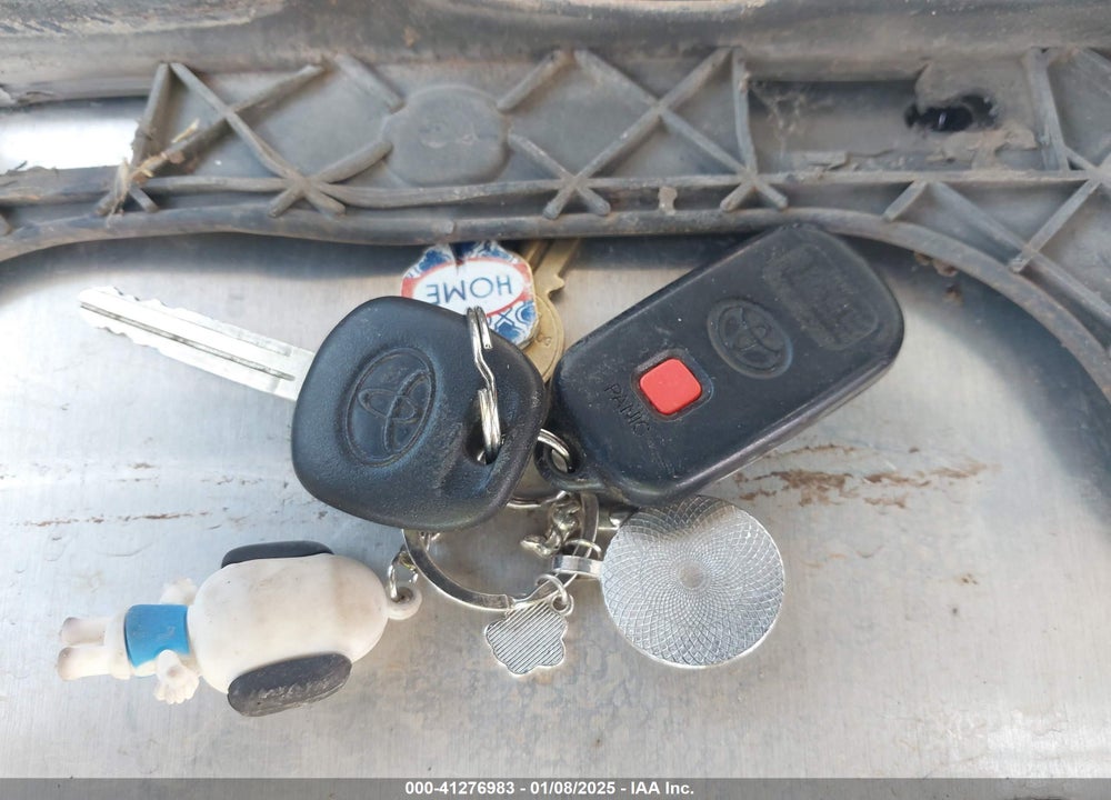 2005 TOYOTA MATRIX/XR VIN: 2T1KR32E25C449301