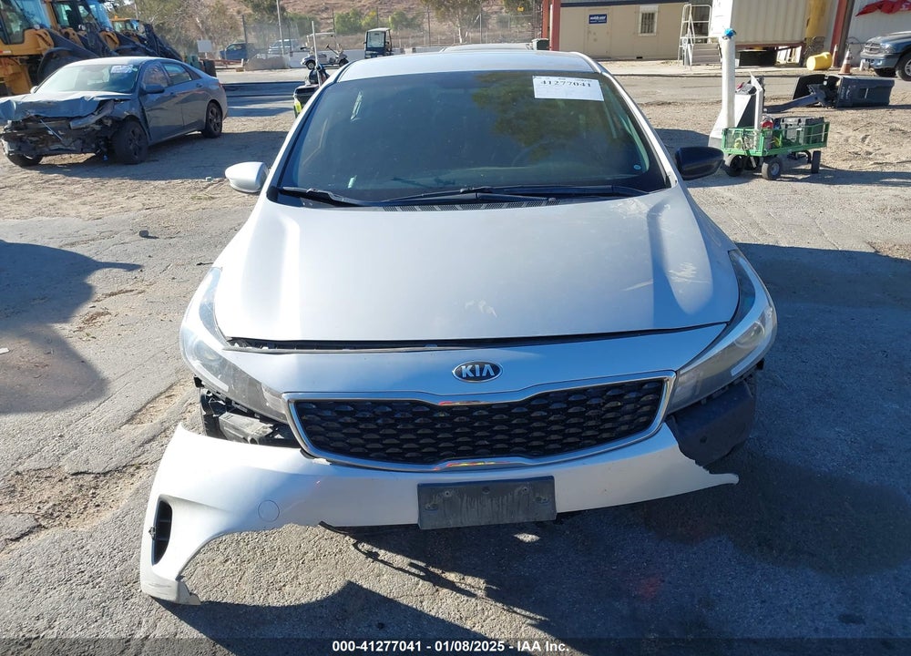 2017 KIA FORTE VIN: 3KPFK4A76HE091432