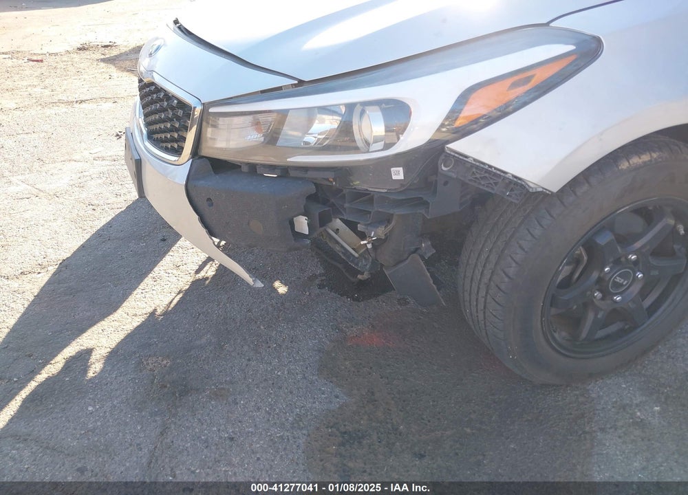 2017 KIA FORTE VIN: 3KPFK4A76HE091432