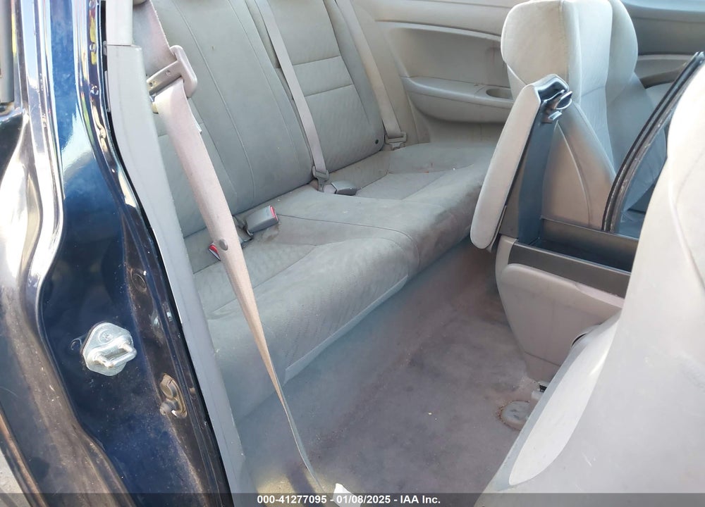 2010 HONDA CIVIC LX VIN: 2HGFG1B68AH502105