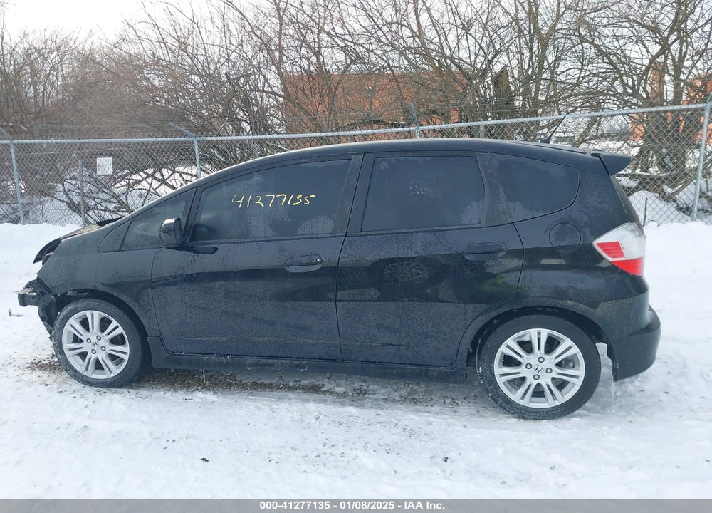 2009 HONDA FIT VIN: JHMGE88409C002735