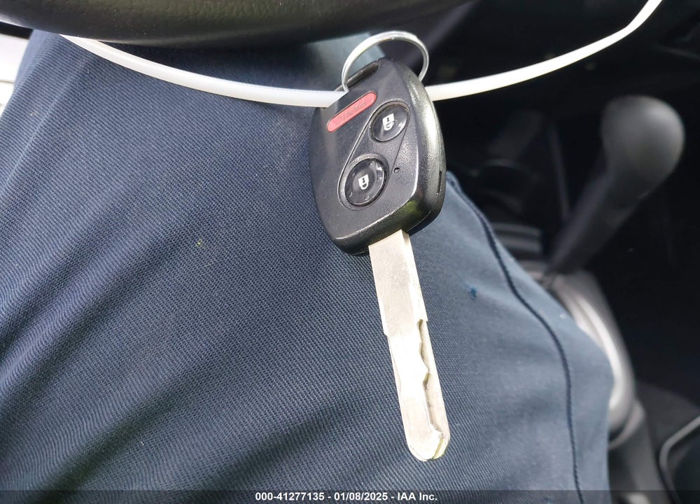 2009 HONDA FIT VIN: JHMGE88409C002735
