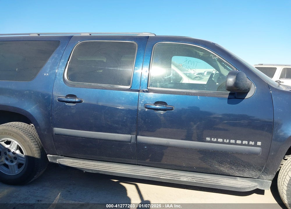 2008 CHEVROLET SUBURBAN 1500 LT VIN: 3GNFK16318G263172