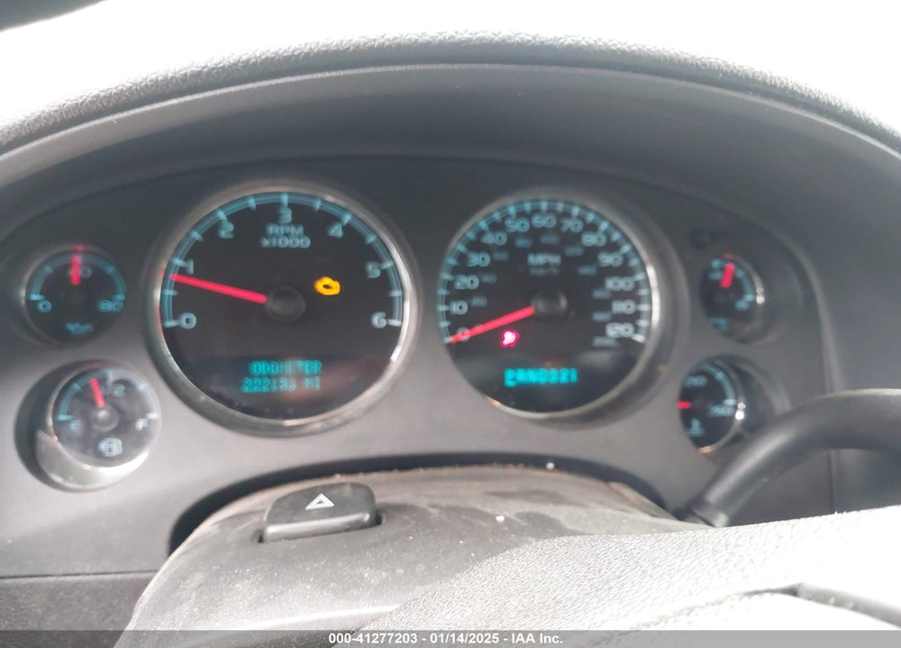 2008 CHEVROLET SUBURBAN 1500 LT VIN: 3GNFK16318G263172