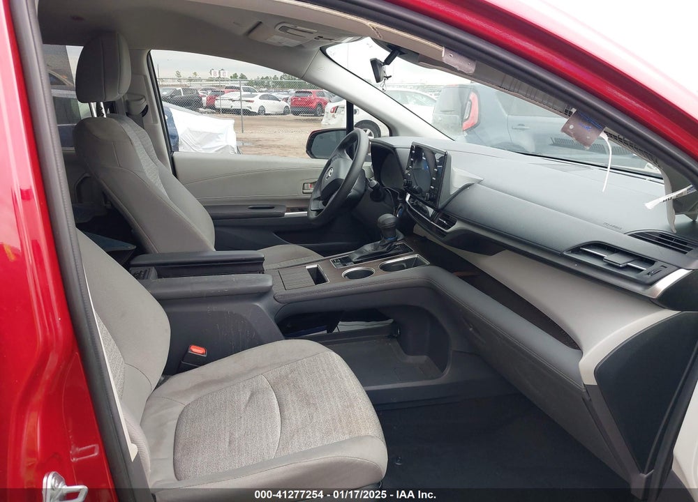 2022 TOYOTA SIENNA LE VIN: 5TDKRKEC8NS077698